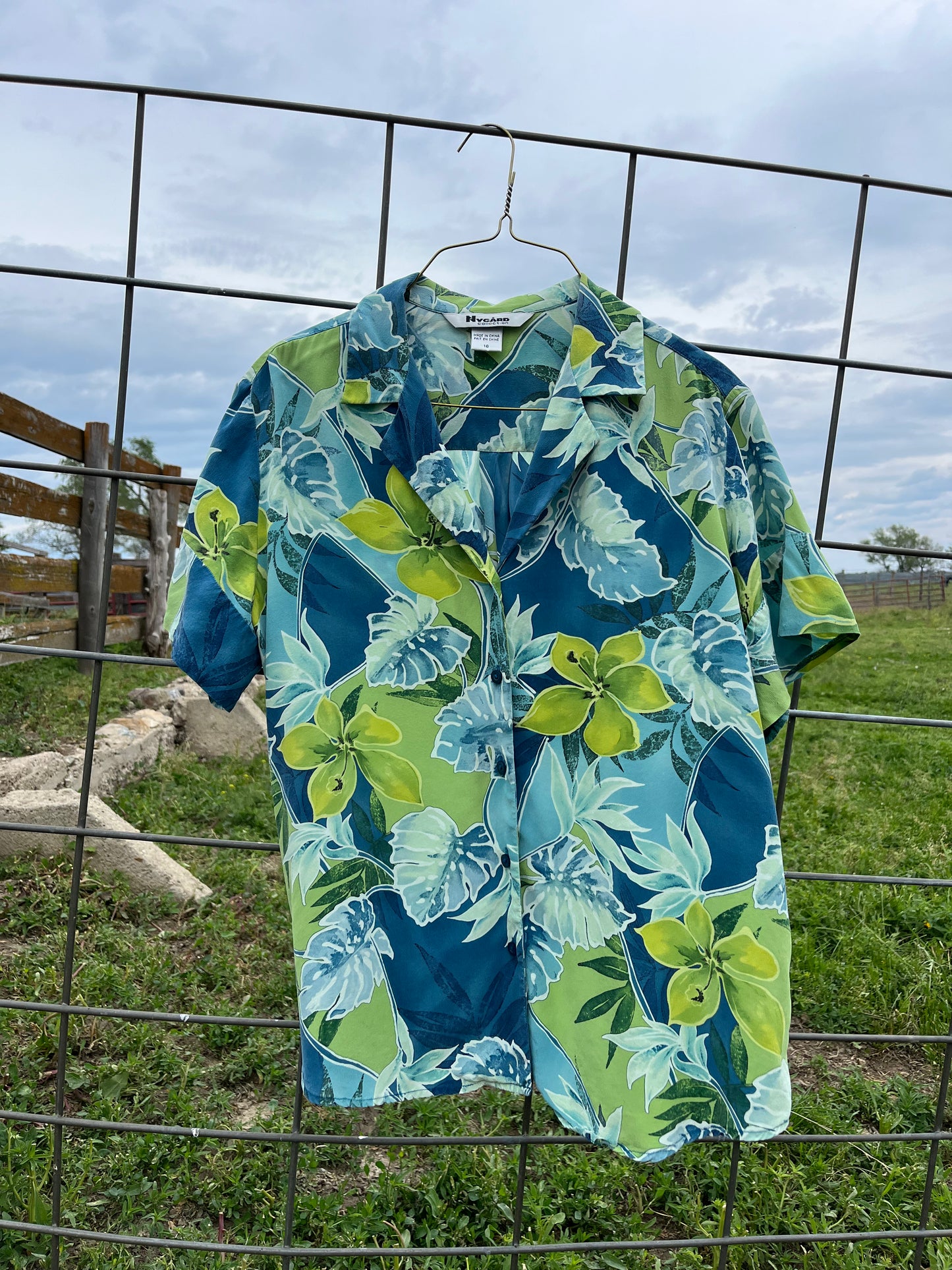 Hawaiian Button Up