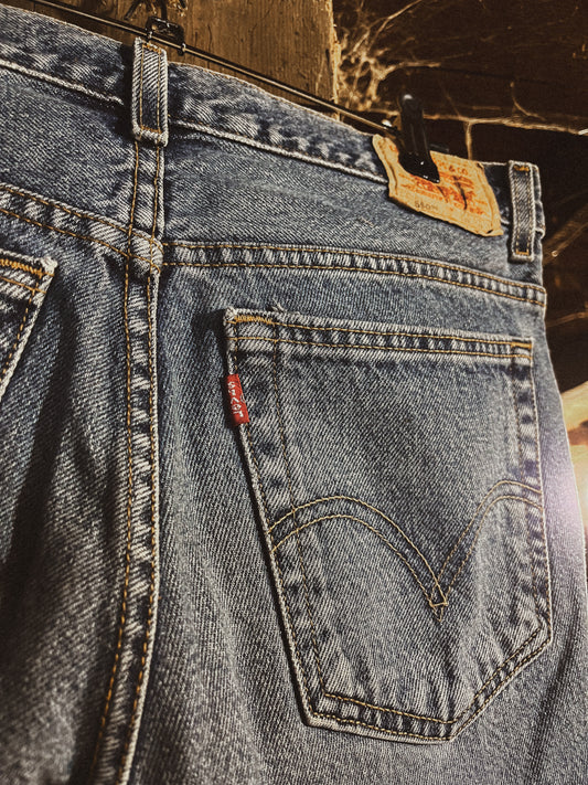 Faded 550 Levis