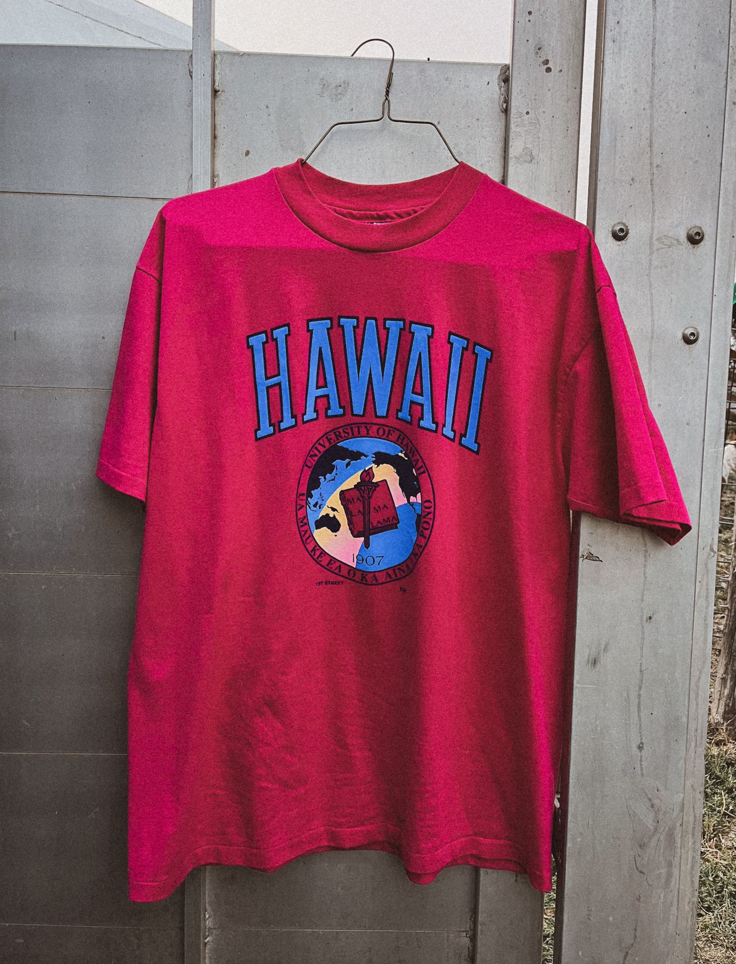 Uni of Hawaii Tee